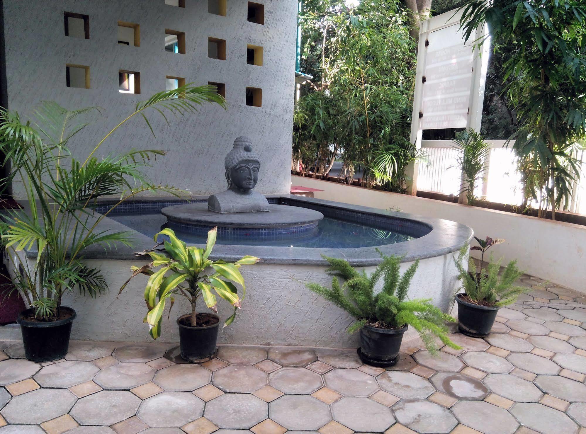 Vinaya Royal Inn Kammasandra Exterior photo